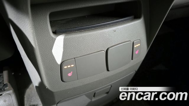 Kia Canival 9-seater Luxury — photo 1 of 20