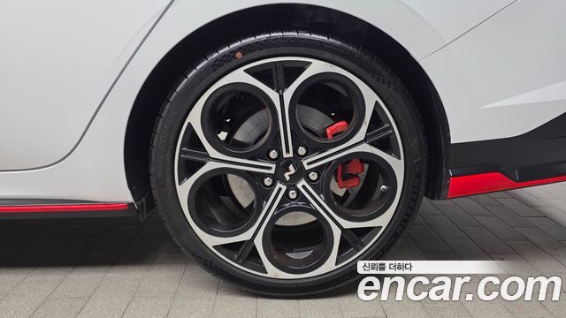 Hyundai AVANTE 2.0 N — photo 1 of 20