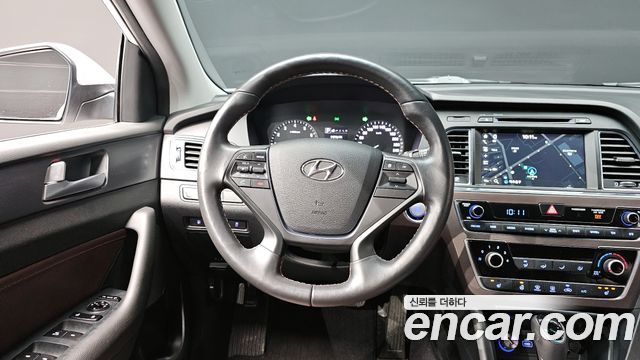 Hyundai Sonata 2.0 Care+ — photo 1 of 30