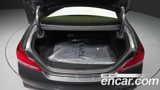 Genesis G70 2.0T — photo 1 of 20