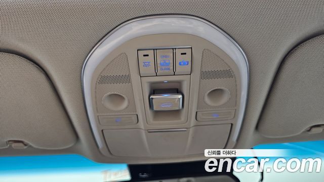 Genesis G80 2.2D AWD — photo 1 of 39