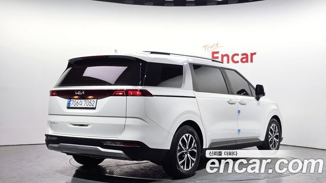 2023 Kia Canival Diesel 11-Seater Prestige, photograph 1