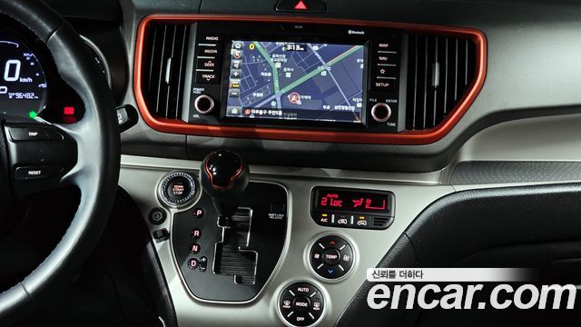Kia RAY Prestige — photo 1 of 30