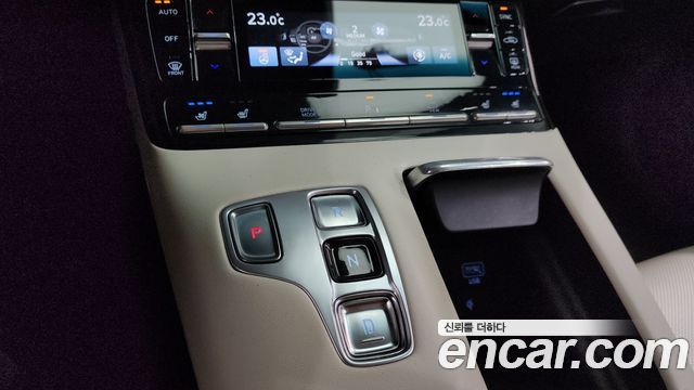 Hyundai Grandeur 2.5 — photo 1 of 30