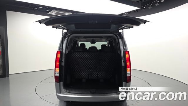 Hyundai Staria Tourer 9-Seater — photo 1 of 30