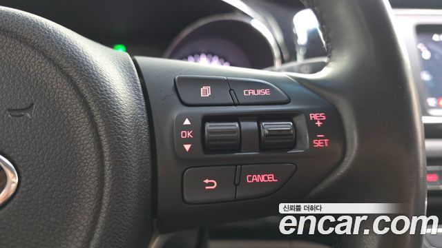 Kia Canival 7-seater Limousine — photo 1 of 32