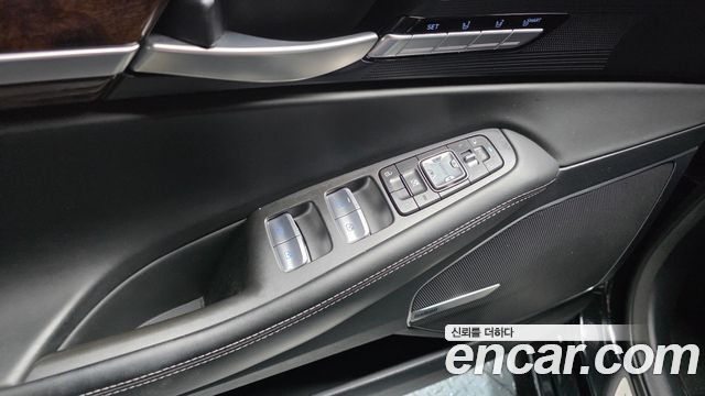 Genesis EQ900 3.3 T-GDI AWD — photo 1 of 38
