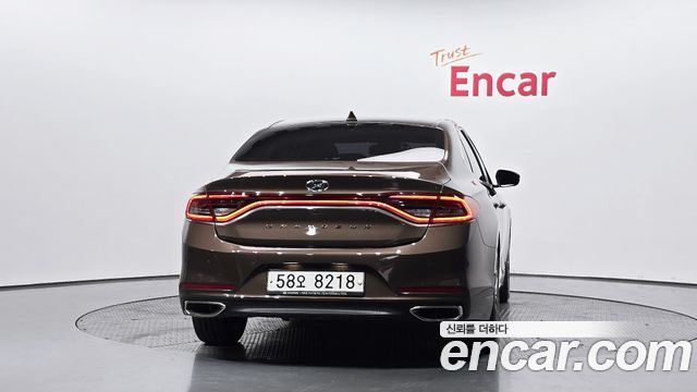 Hyundai Grandeur 2.4 Exclusive — photo 1 of 20