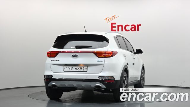 Kia Sportage Diesel 2.0 2WD — photo 1 of 32