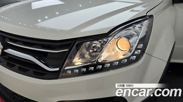 2017 KG_Mobility_Ssangyong KORANDO 2.2 RX 2WD, photograph 2