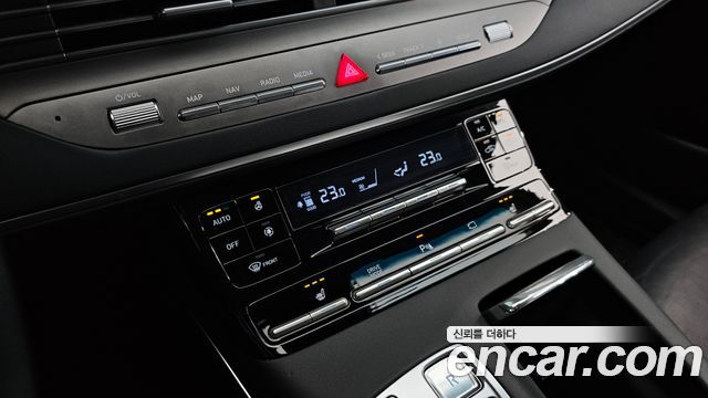 Hyundai Grandeur 3.0 LPi Rent Car — photo 1 of 30