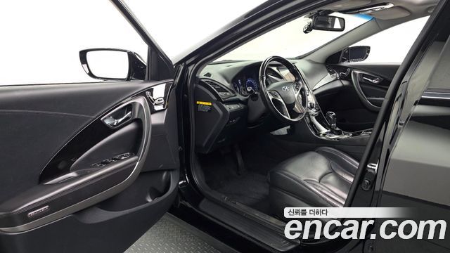 Hyundai Grandeur HG240 Luxury — photo 1 of 32