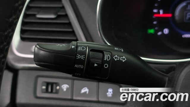 Hyundai Santafe Diesel(e-VGT) 2.0 2WD Exclusive — photo 1 of 32