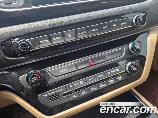 Kia Canival 9-Seater Noblesse Special — photo 1 of 20