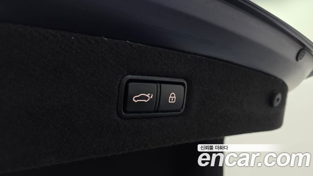Genesis EQ900 3.3 T-GDI AWD — photo 1 of 31