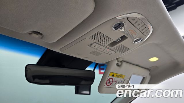 Hyundai Grandeur 2.5 — photo 1 of 32