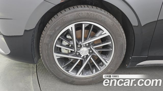 Hyundai Grandeur 2.5 — photo 1 of 30