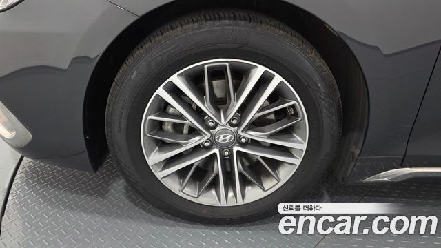 Hyundai Grandeur 2.4 Premium — photo 1 of 30