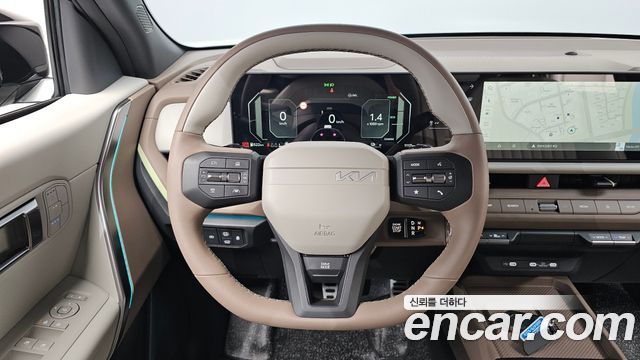 Kia Seltos HEV 1.6 2WD — photo 1 of 32