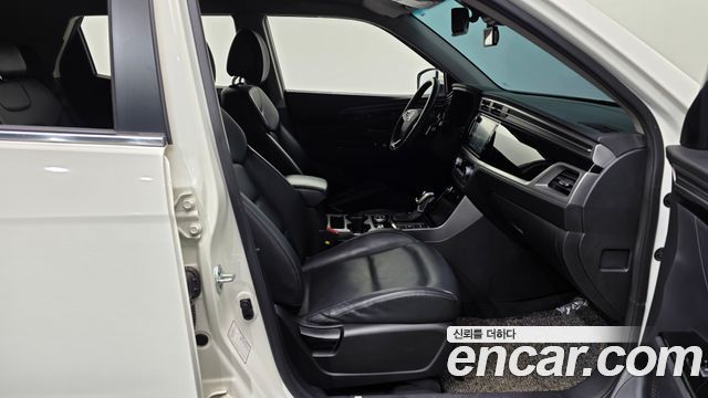 KG_Mobility_Ssangyong KORANDO Gasoline 1.5 2WD C5 — photo 1 of 34