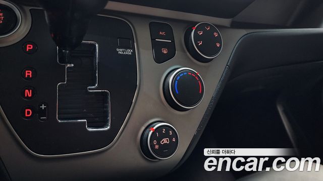 Kia RAY Luxury — photo 1 of 20