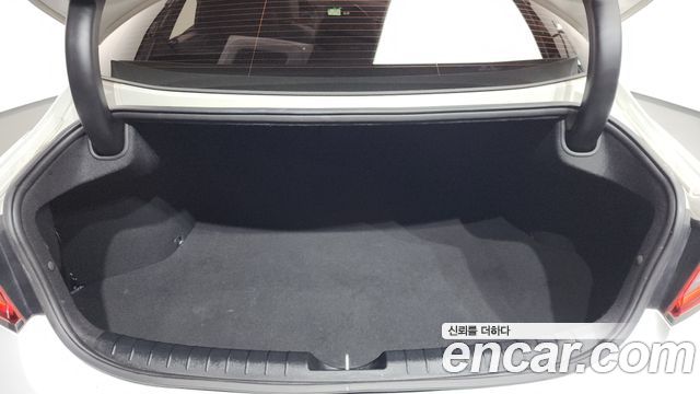 Hyundai Grandeur 2.4 Premium — photo 1 of 33