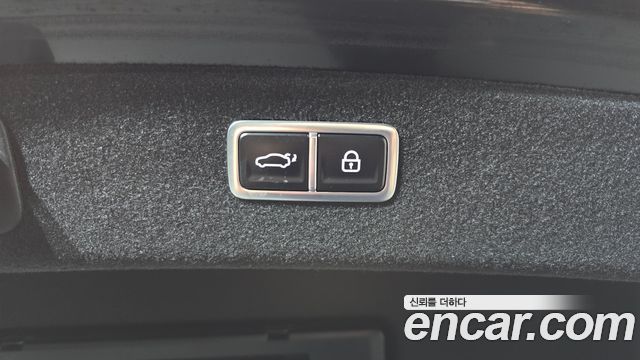 Genesis G80 Gasoline 2.5 Turbo 2WD — photo 1 of 37