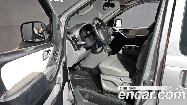 Hyundai Starex Camping Car — photo 1 of 20