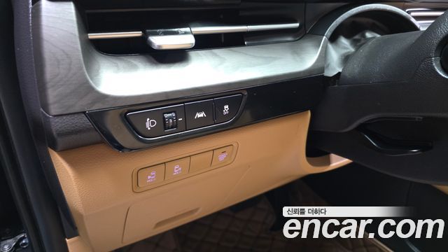 2022 Kia Canival Diesel 9-Seater Prestige, photograph 2