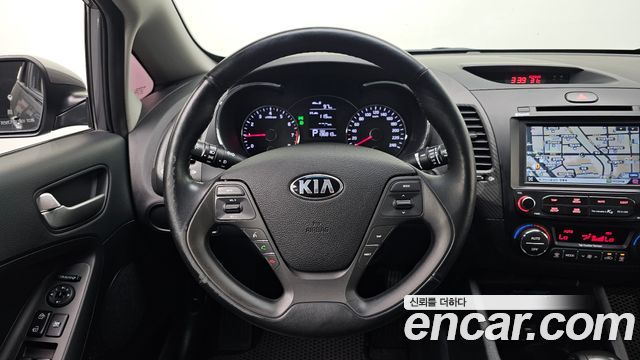 Kia K3 Luxury — photo 1 of 30