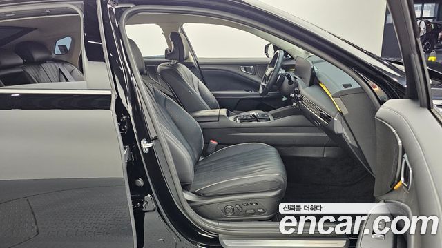 Kia K8 2.5 Gasoline 2WD — photo 1 of 20