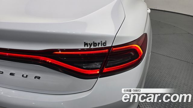 Hyundai Grandeur Exclusive — photo 1 of 35