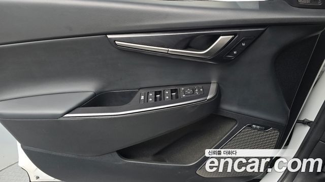 Kia EV6 Long Range 4WD — photo 1 of 34