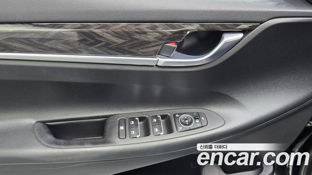 2017 Hyundai Grandeur 2.4 Modern, photograph 2