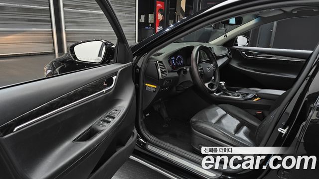 2017 Hyundai Grandeur 2.2 Diesel Modern, photograph 2