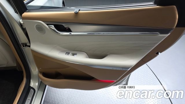 Hyundai Grandeur 3.3 — photo 1 of 33