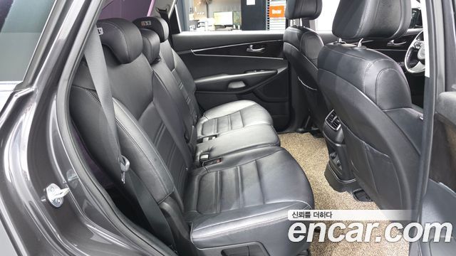 Kia Sorento Diesel 2.0 2WD — photo 1 of 31