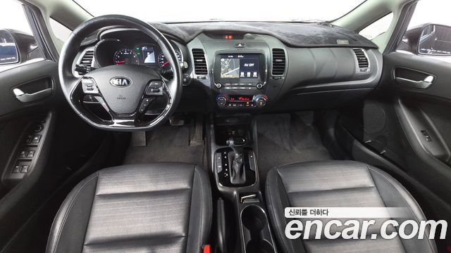 Kia K3 Trendy — photo 1 of 30