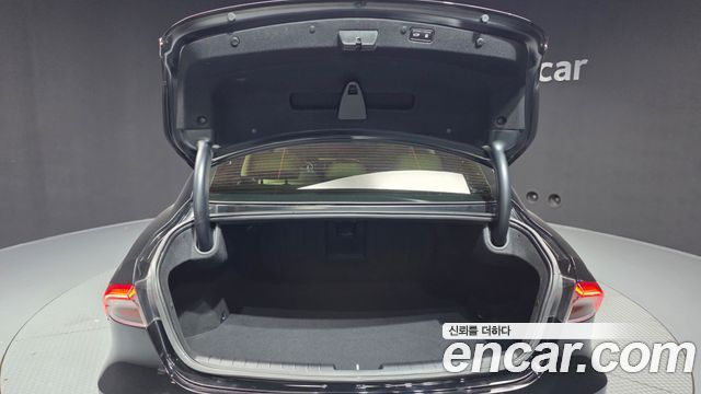 Hyundai Grandeur 2.5 — photo 1 of 37