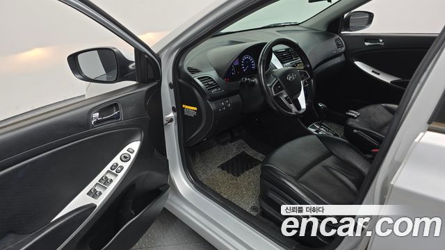 2013 Hyundai Accent WIT 1.6 GDI Premium, photograph 2