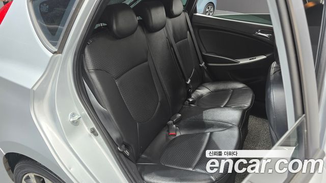 2013 Hyundai Accent WIT 1.6 GDI Premium, photograph 6