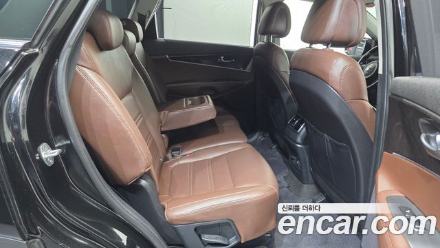 Kia Sorento Diesel 2.0 2WD — photo 1 of 38