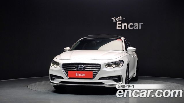 Hyundai Grandeur Premium — photo 1 of 33