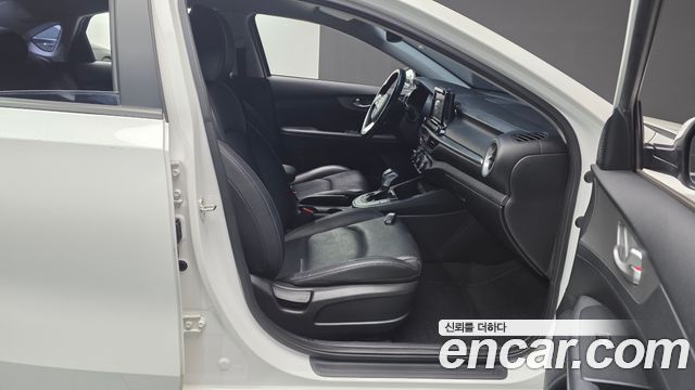 Kia K3 Prestige — photo 1 of 30