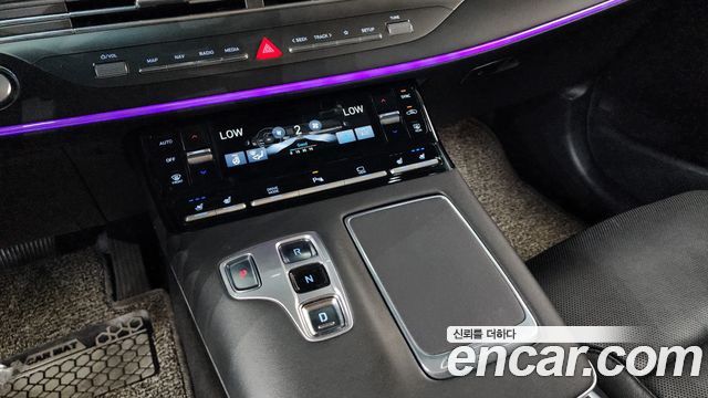 Hyundai Grandeur 2.5 — photo 1 of 34