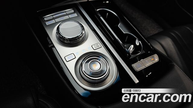 Genesis G80 Gasoline 2.5 Turbo AWD — photo 1 of 38