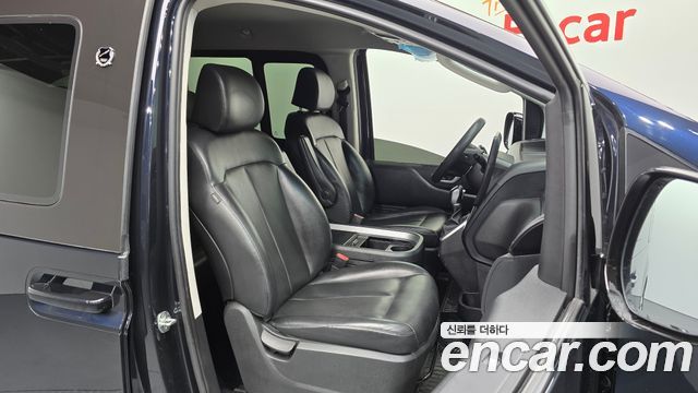 Hyundai Staria Cargo 5-Seater — photo 1 of 20