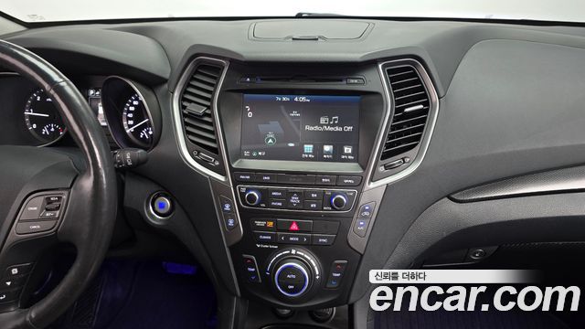 Hyundai Santafe Diesel 2.0 2WD — photo 1 of 33