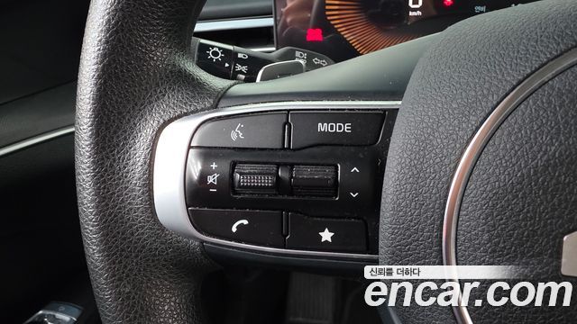 Kia K5 2.0 — photo 1 of 34