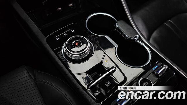 Kia K5 2.0 — photo 1 of 34